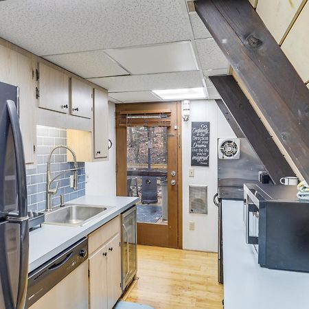A-Frame Cabin With Hot Tub 1 Mi To Beech Mountain! 외부 사진