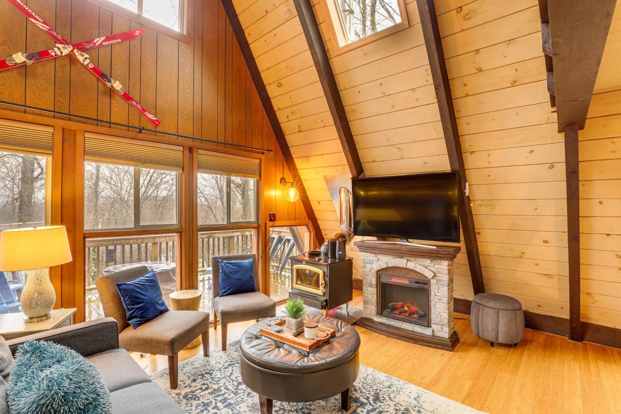 A-Frame Cabin With Hot Tub 1 Mi To Beech Mountain! 외부 사진