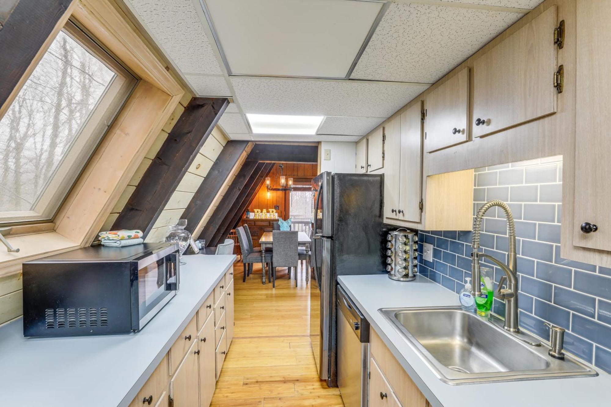 A-Frame Cabin With Hot Tub 1 Mi To Beech Mountain! 외부 사진