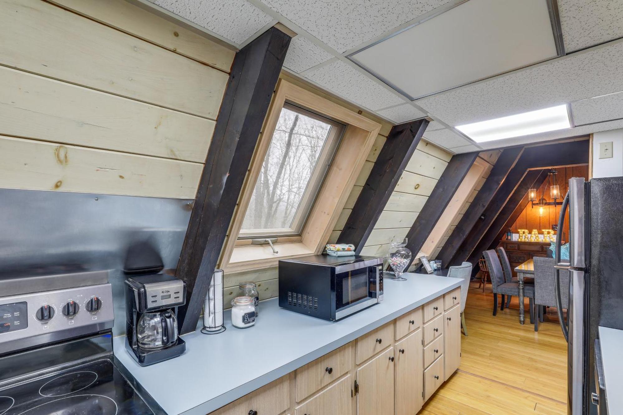 A-Frame Cabin With Hot Tub 1 Mi To Beech Mountain! 외부 사진