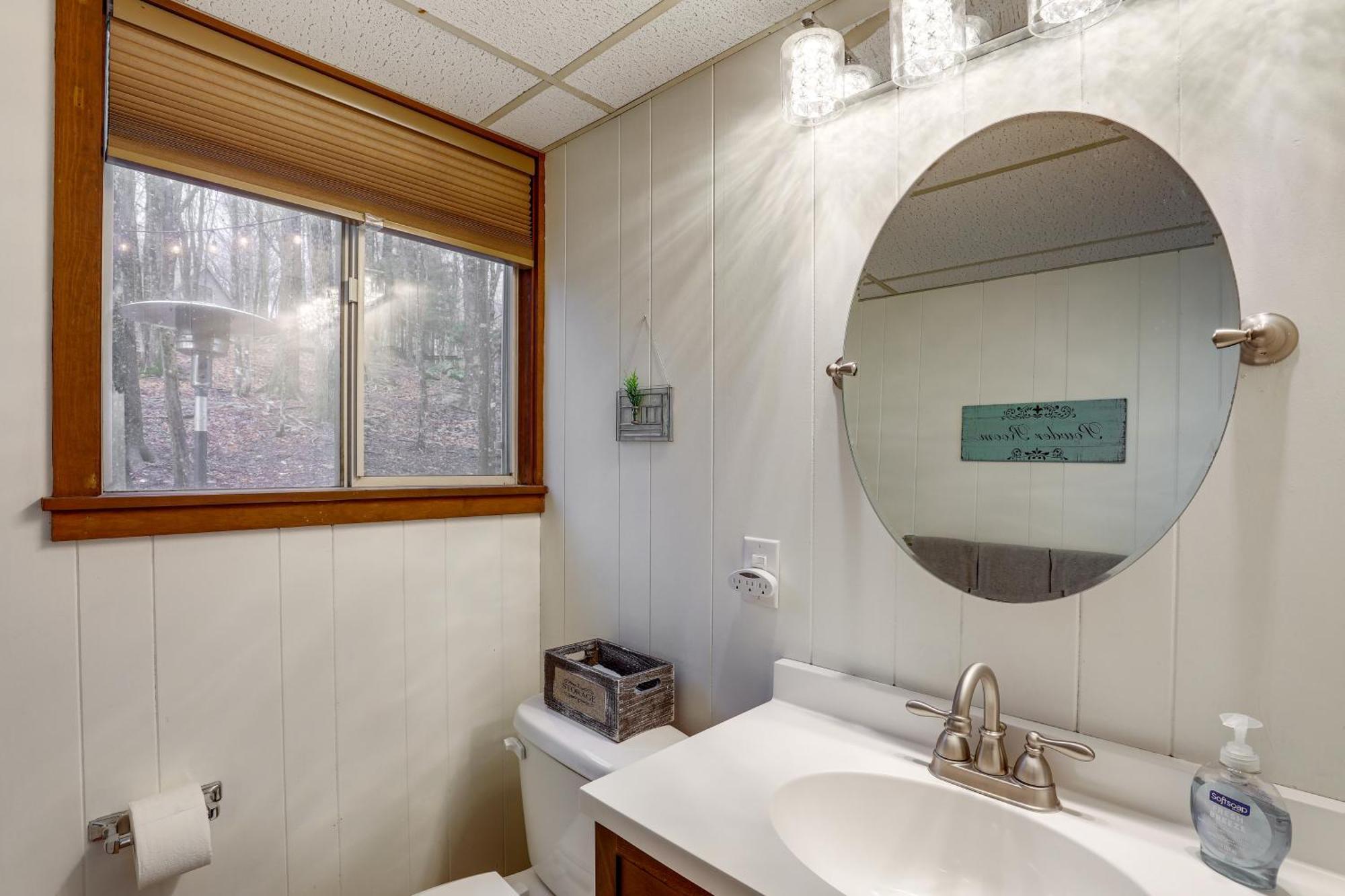 A-Frame Cabin With Hot Tub 1 Mi To Beech Mountain! 외부 사진